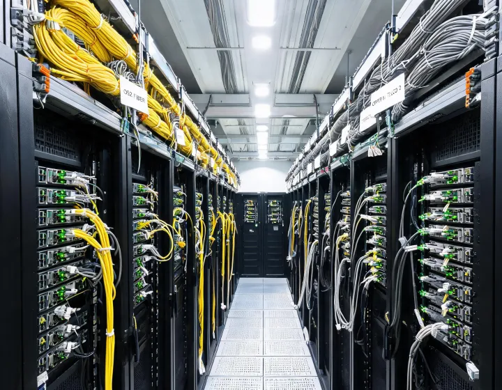 Datacenter cable tray and fiber rack